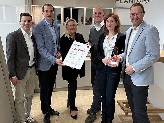 PA_WB_Julius_Award_an_Firma_mitPlan_GmbH.jpeg
